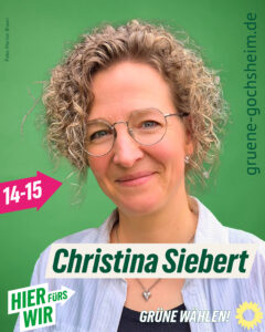 Christina Siebert, freigestellt vor grünem Hintergrund, mit Aufforderung "Grüne wählen"