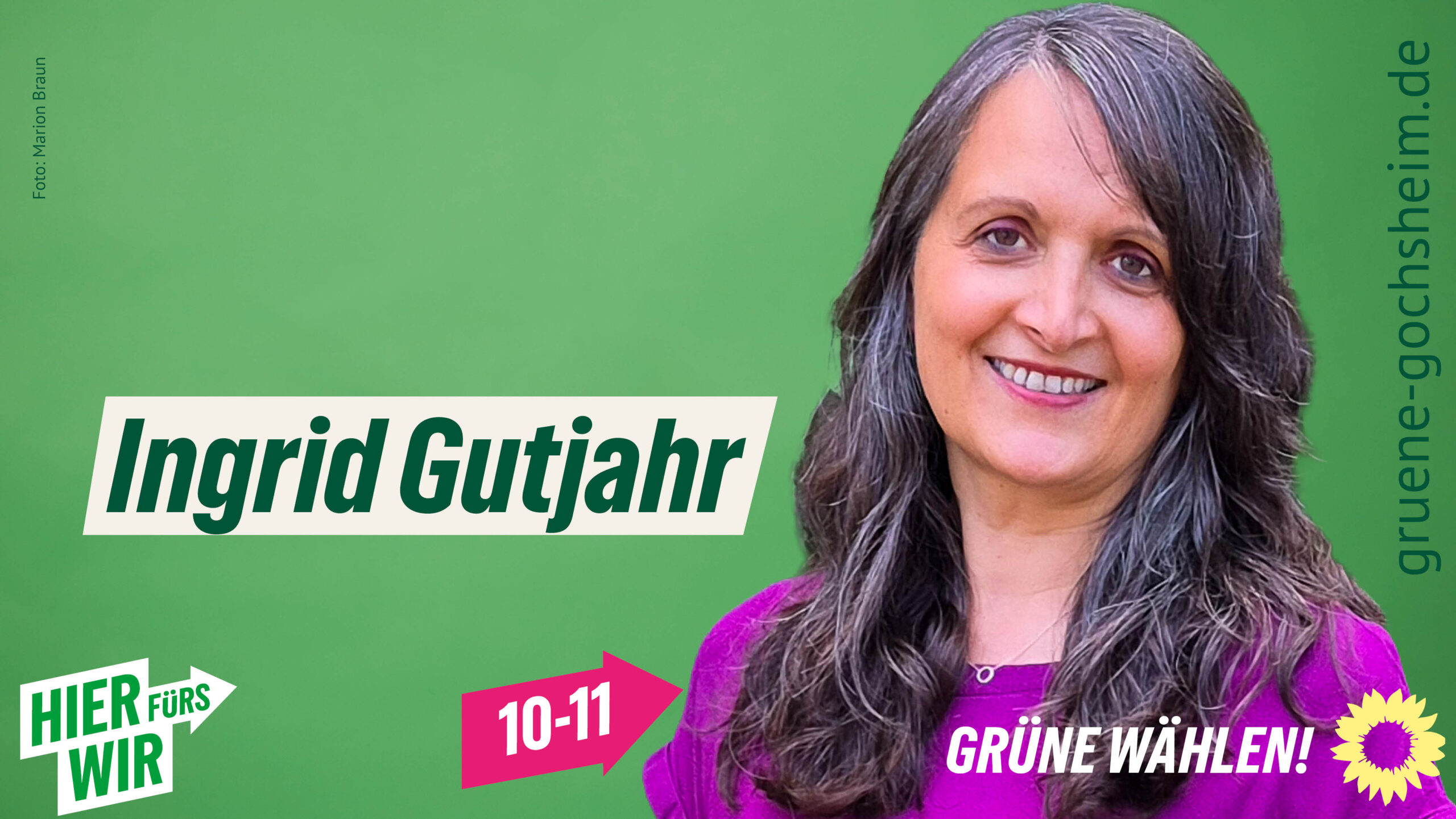 Ingrid Gutjahr, freigestellt vor grünem Hintergrund, mit Aufforderung "Grüne wählen"